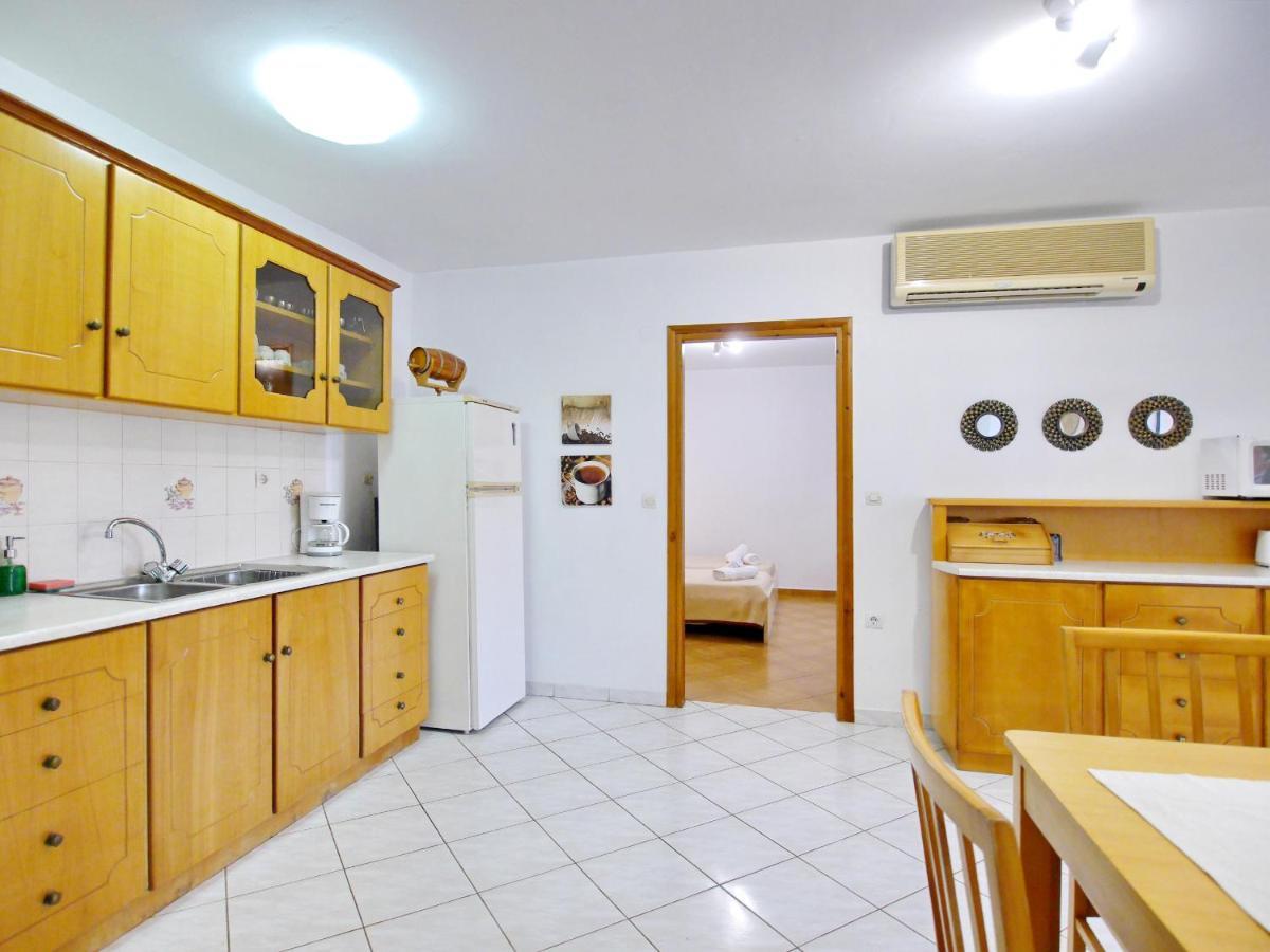 Rouladina Apartments Stalos Bagian luar foto