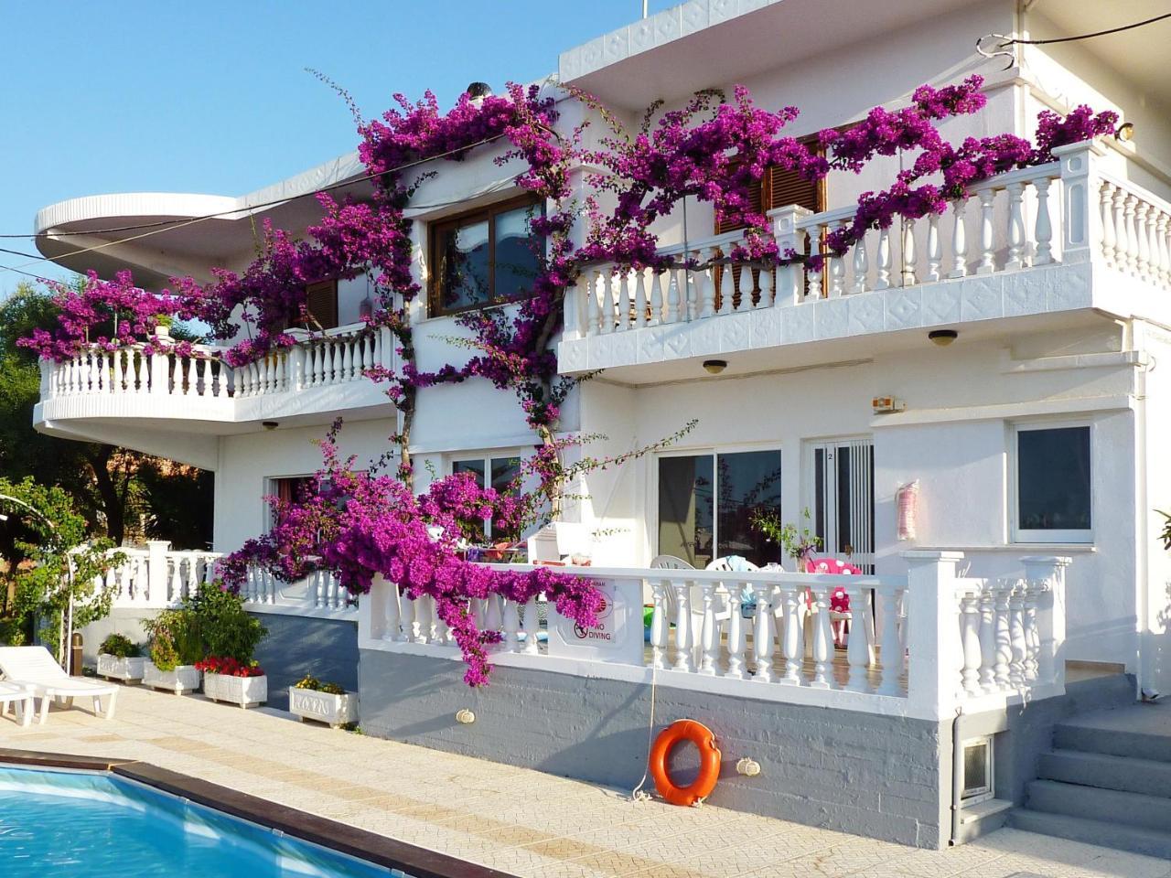 Rouladina Apartments Stalos Bagian luar foto
